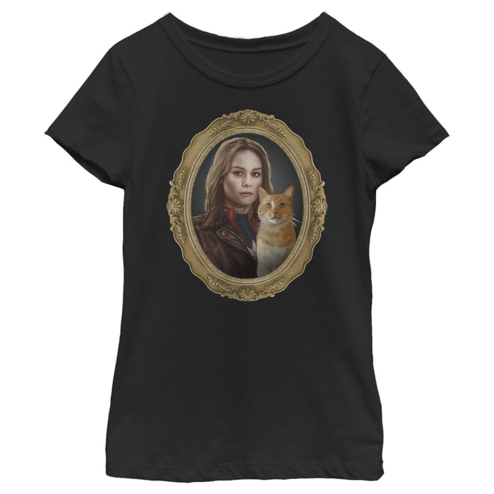 fifth sun Girl's Marvel Captain Marvel And Goose Frame Photograph T-Shirt