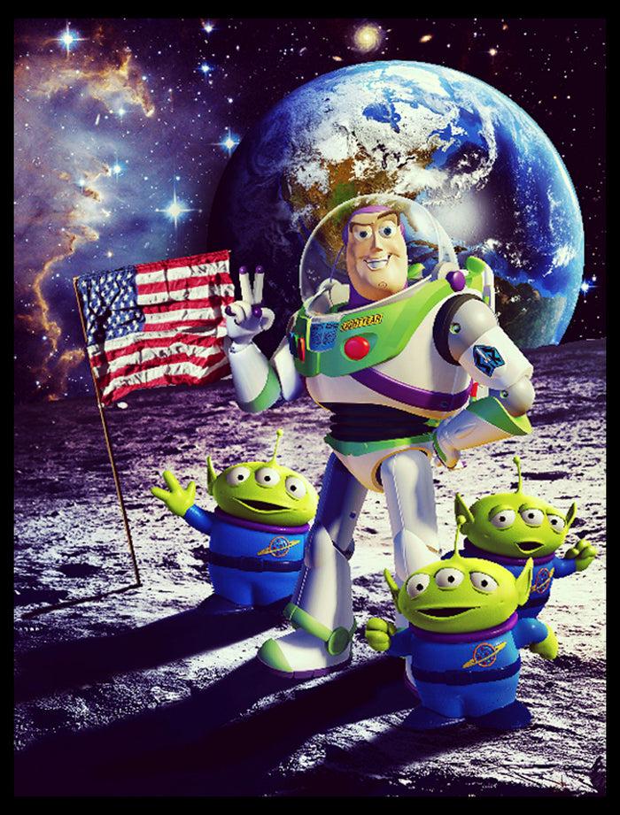 Fifth Sun Men's Toy Story Buzz & Alien Moon Landing T-Shirt